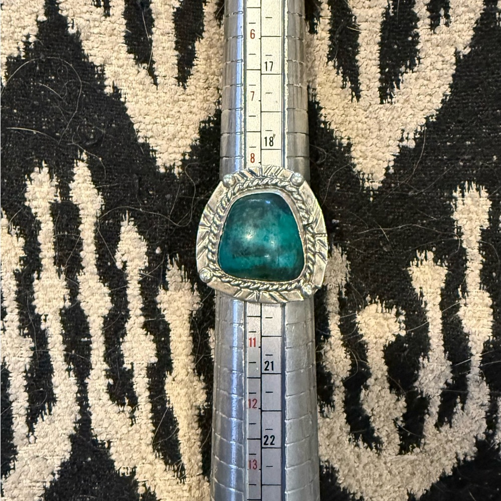 Vintage Southwestern Silver Ring with Turquoise Stone
